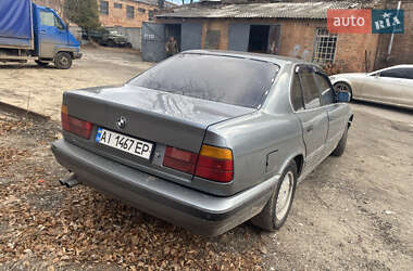 Седан BMW 5 Series 1989 в Ромнах