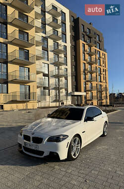 Седан BMW 5 Series 2014 в Пустомитах