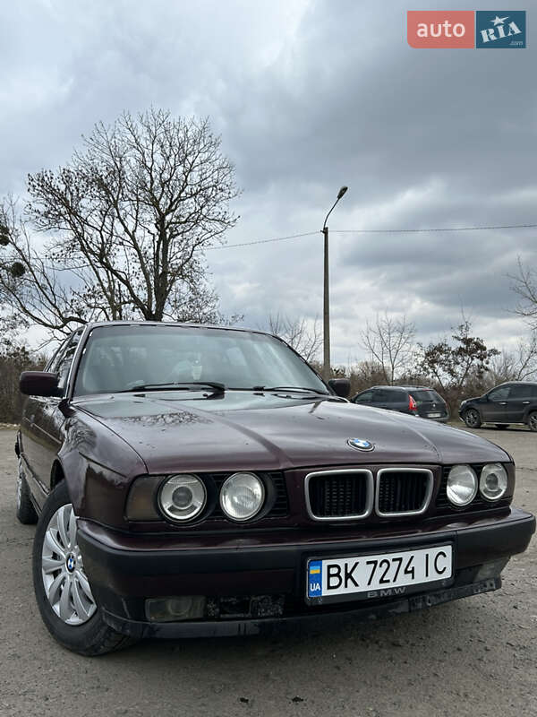 Седан BMW 5 Series 1994 в Дубно