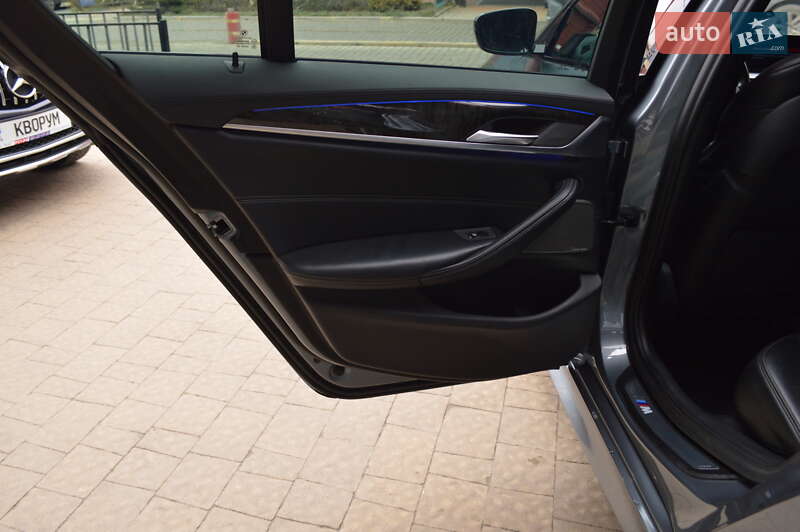 Седан BMW 5 Series 2017 в Львові