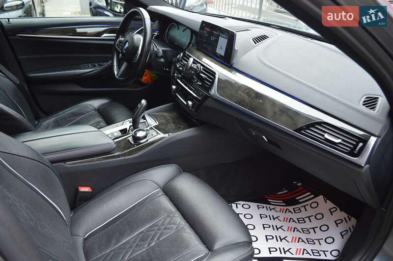 Седан BMW 5 Series 2017 в Львові