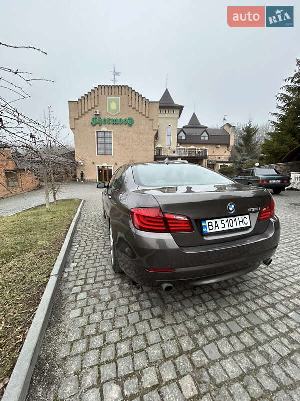 Седан BMW 5 Series 2010 в Первомайске фото 9 Седан BMW 5 Series 2010 в Первомайске