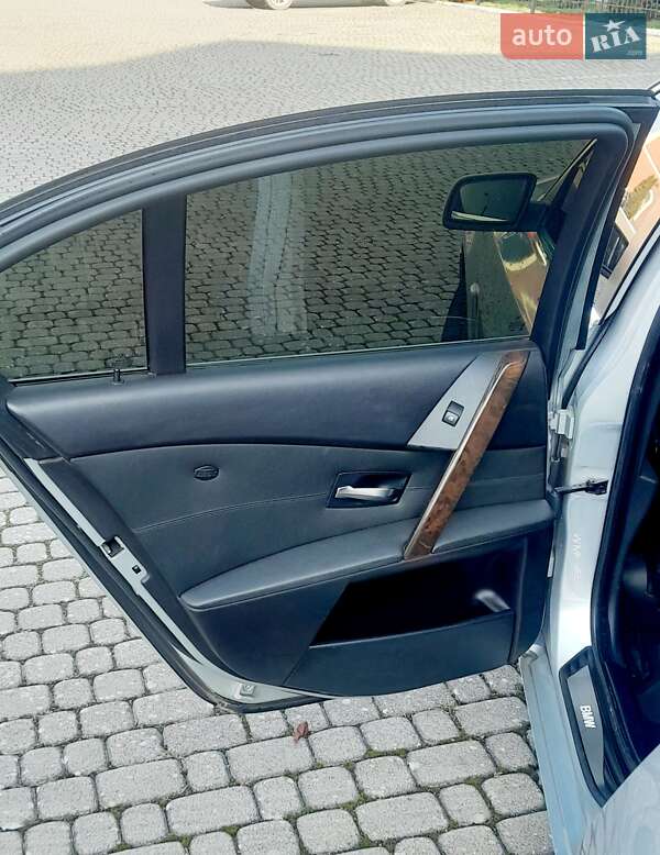 Седан BMW 5 Series 2004 в Ужгороде