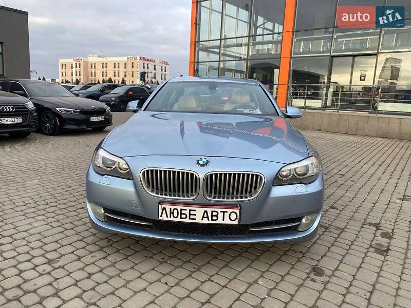 Седан BMW 5 Series 2012 в Львові