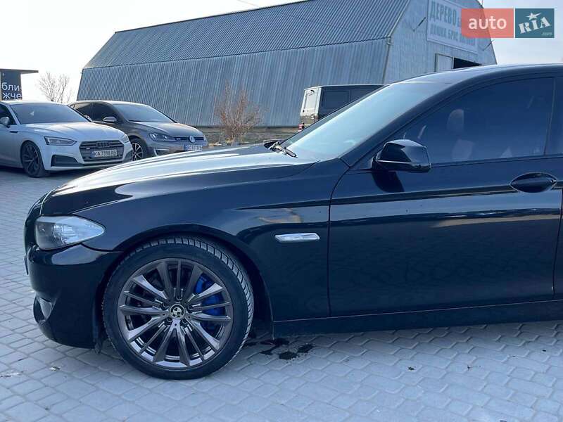 Седан BMW 5 Series 2010 в Львові