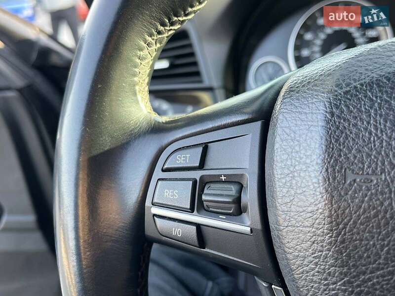 Седан BMW 5 Series 2010 в Львові