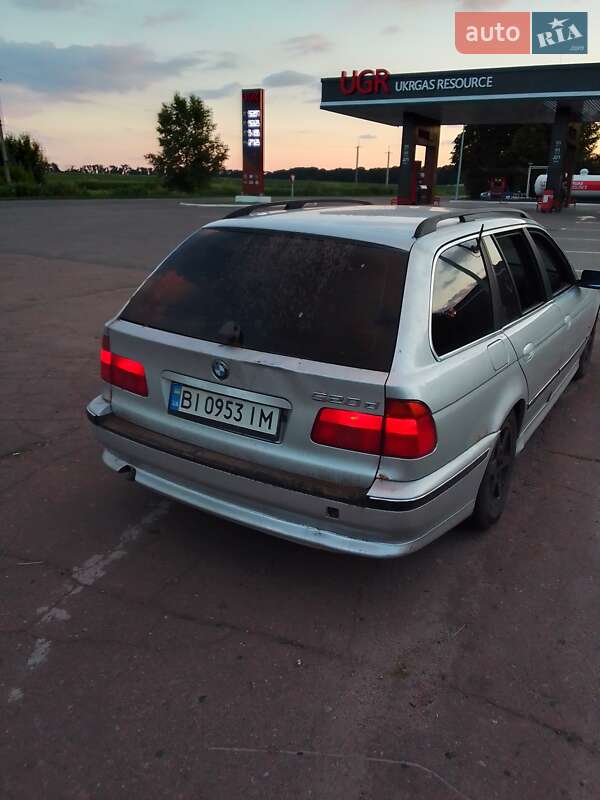 Універсал BMW 5 Series 2000 в Лубнах