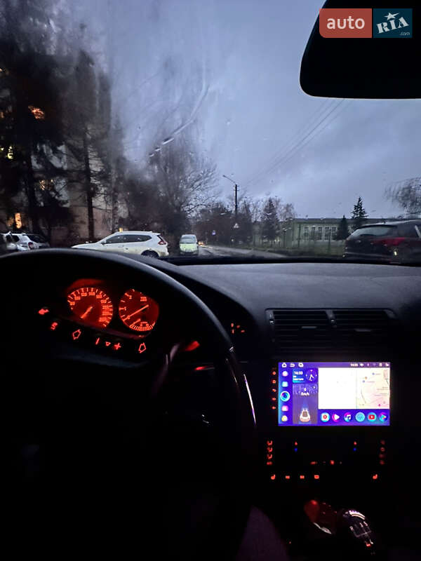 Седан BMW 5 Series 2002 в 