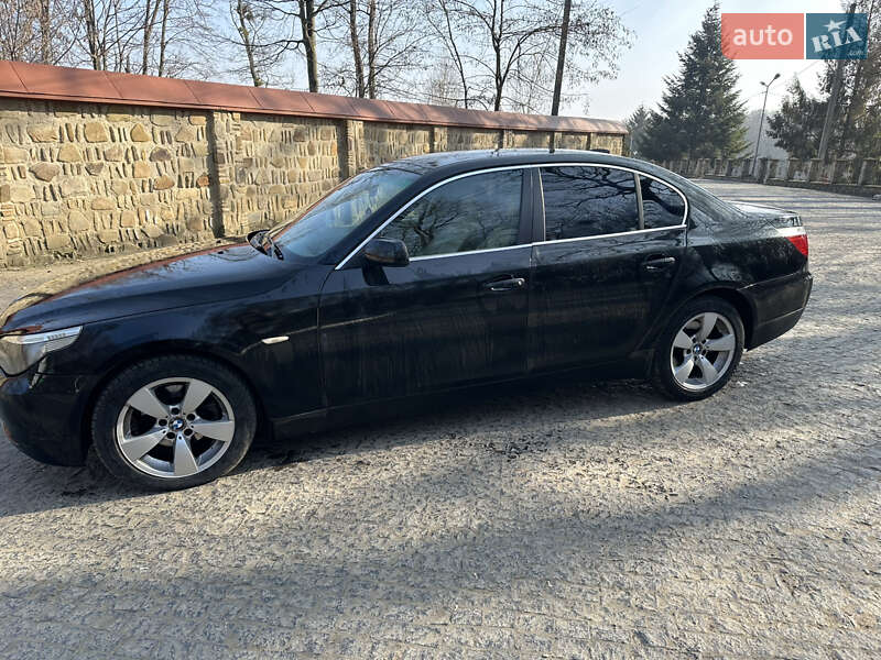 Седан BMW 5 Series 2005 в Черновцах