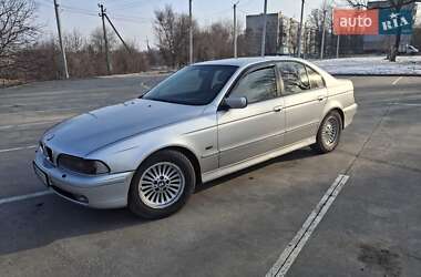 Седан BMW 5 Series 2001 в Синельниково