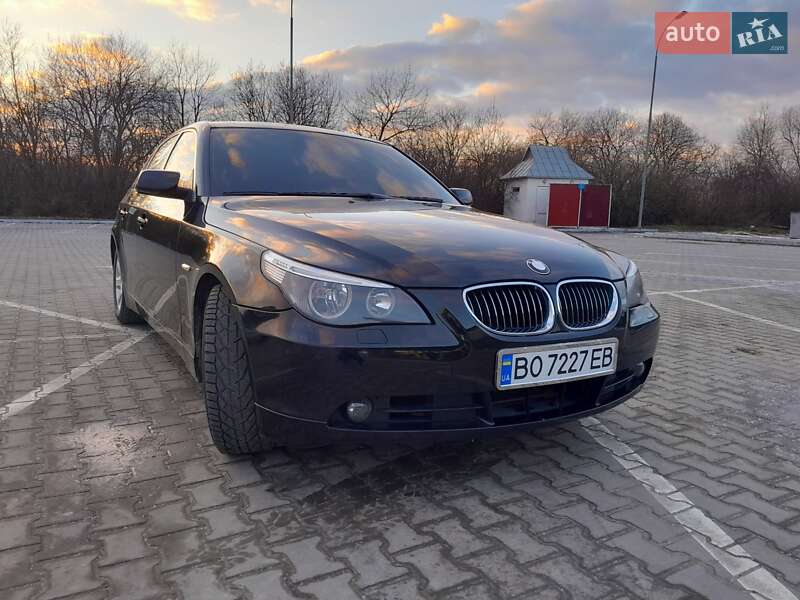 Седан BMW 5 Series 2004 в Бучаче