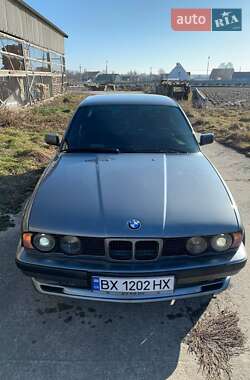 Седан BMW 5 Series 1993 в Нетешине