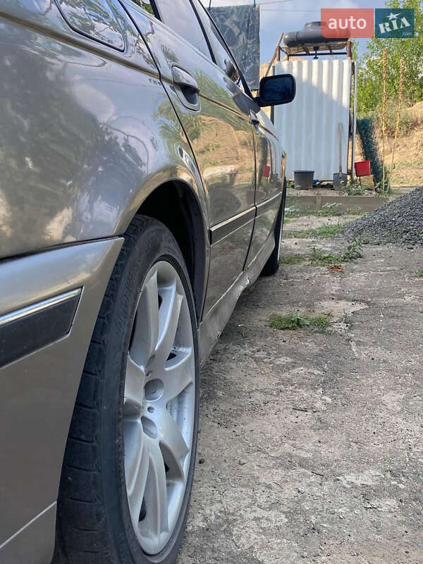 Седан BMW 5 Series 1999 в Измаиле