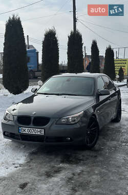 Седан BMW 5 Series 2005 в Сарнах