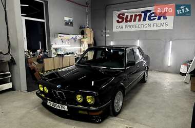 Седан BMW 5 Series 1985 в Львове