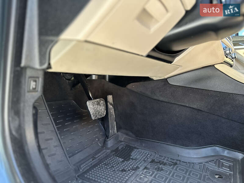 Седан BMW 5 Series 2012 в Ирпене