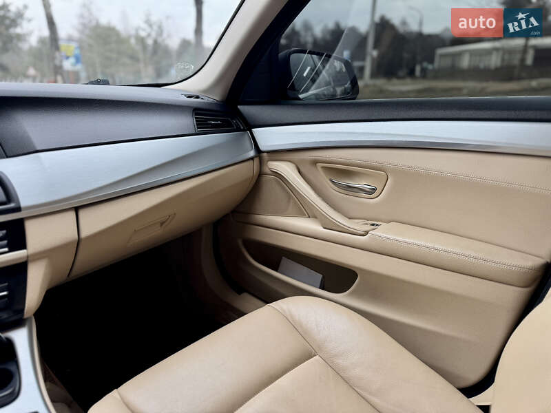 Седан BMW 5 Series 2010 в Яворові