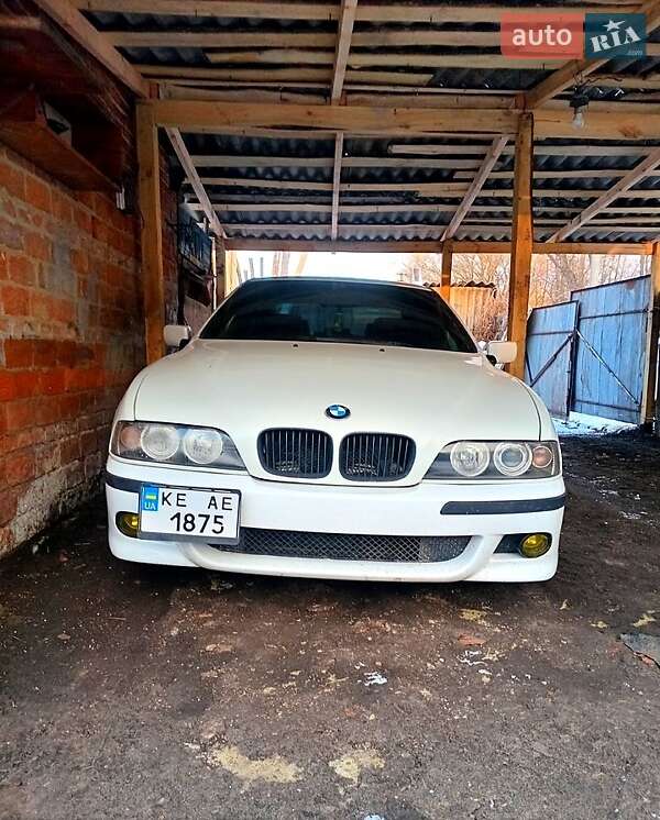 Седан BMW 5 Series 1998 в Богодухіву