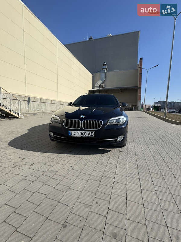 Седан BMW 5 Series 2013 в Львове