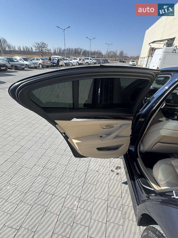 Седан BMW 5 Series 2013 в Львове