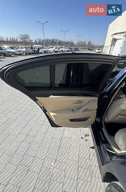 Седан BMW 5 Series 2013 в Львові