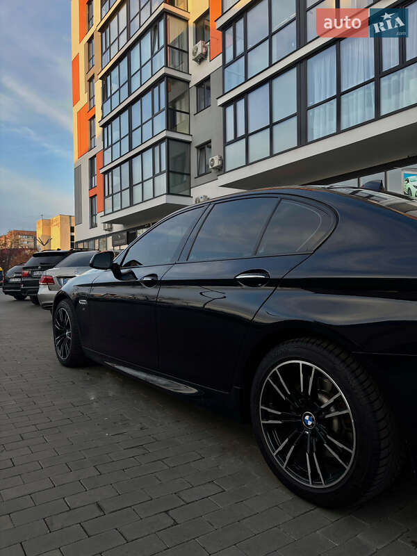 Седан BMW 5 Series 2016 в Вараше фото 11 Седан BMW 5 Series 2016 в Вараше