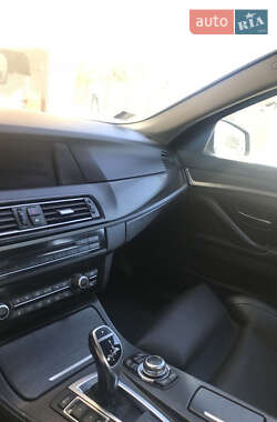 Седан BMW 5 Series 2012 в Чернівцях