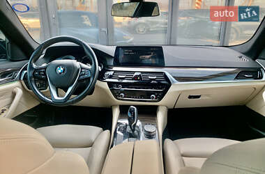 Седан BMW 5 Series 2019 в Львове