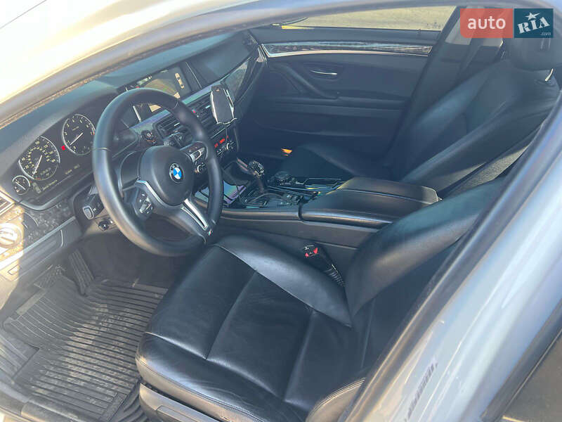Седан BMW 5 Series 2015 в Миколаєві