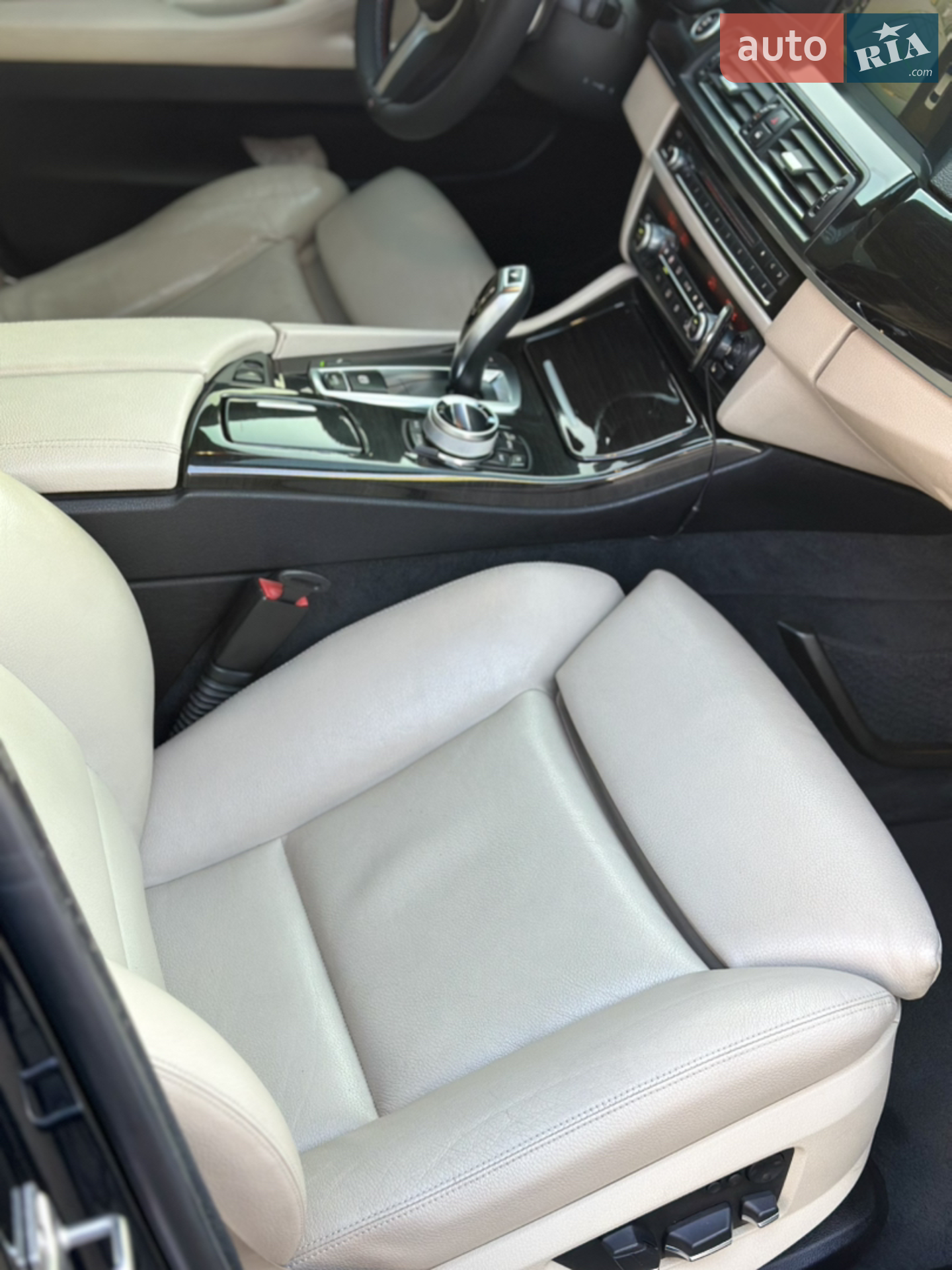 2011 BMW 5er - мініатюра 16