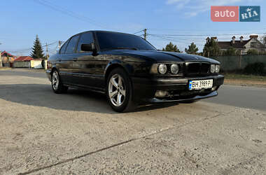 Седан BMW 5 Series 1993 в Одессе