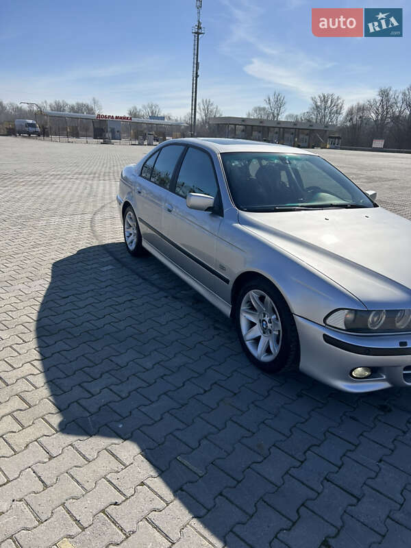 Седан BMW 5 Series 2002 в Черновцах