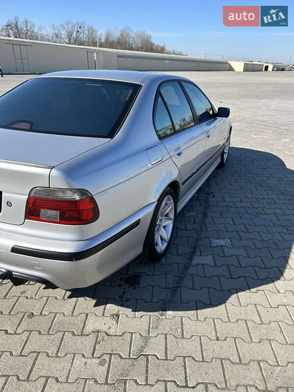 Седан BMW 5 Series 2002 в Черновцах