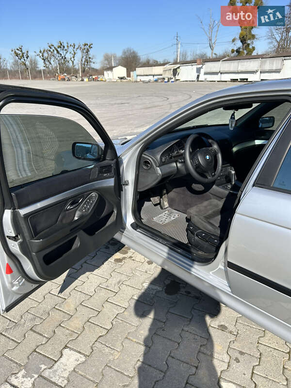 Седан BMW 5 Series 2002 в Черновцах