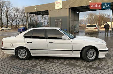 Седан BMW 5 Series 1989 в Черновцах