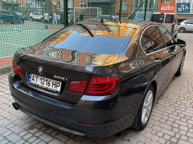 Седан BMW 5 Series 2012 в Львове