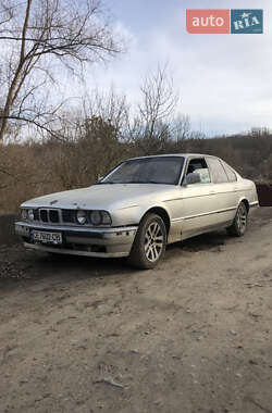 Седан BMW 5 Series 1991 в Чернівцях