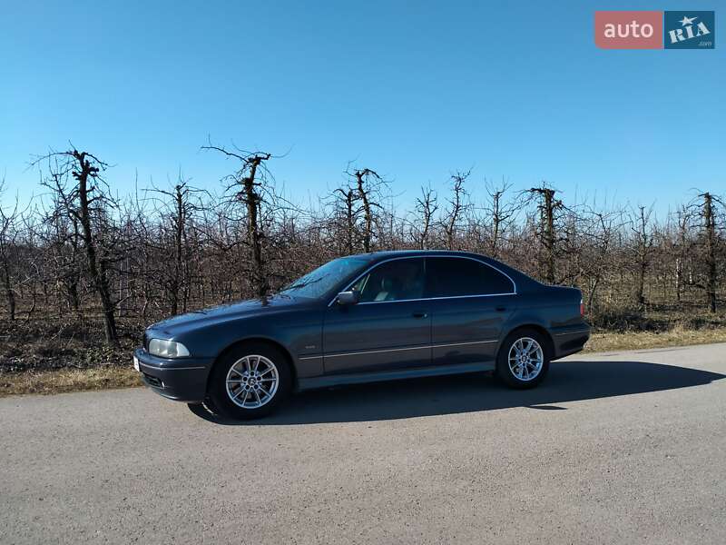 Седан BMW 5 Series 2002 в Заречном