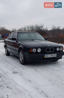 Седан BMW 5 Series 1988 в Гадяче