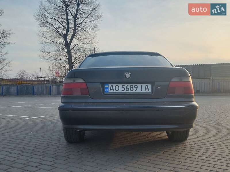 Седан BMW 5 Series 2000 в Тернополе