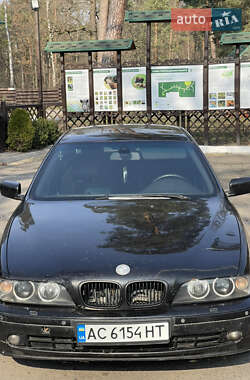 Седан BMW 5 Series 2001 в Киверцах