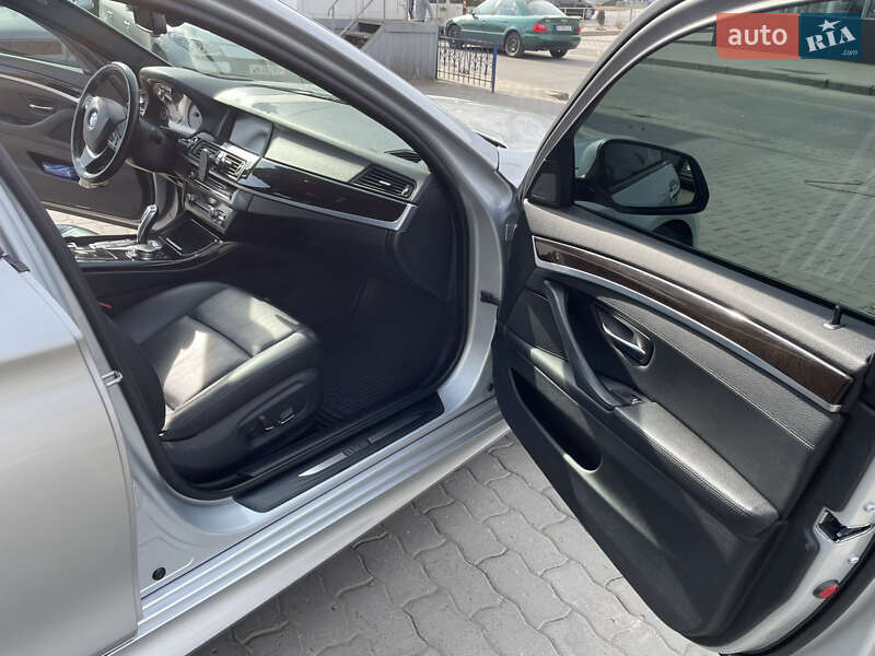 Седан BMW 5 Series 2014 в Хмельницькому