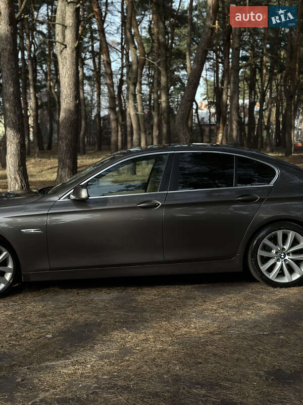 Седан BMW 5 Series 2010 в Сумах