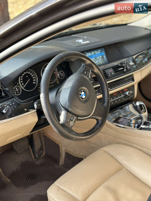 Седан BMW 5 Series 2010 в Сумах