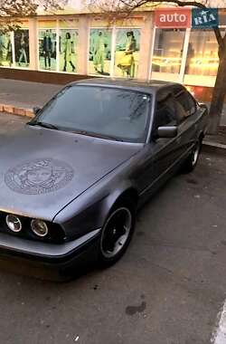 Седан BMW 5 Series 1988 в Дергачах