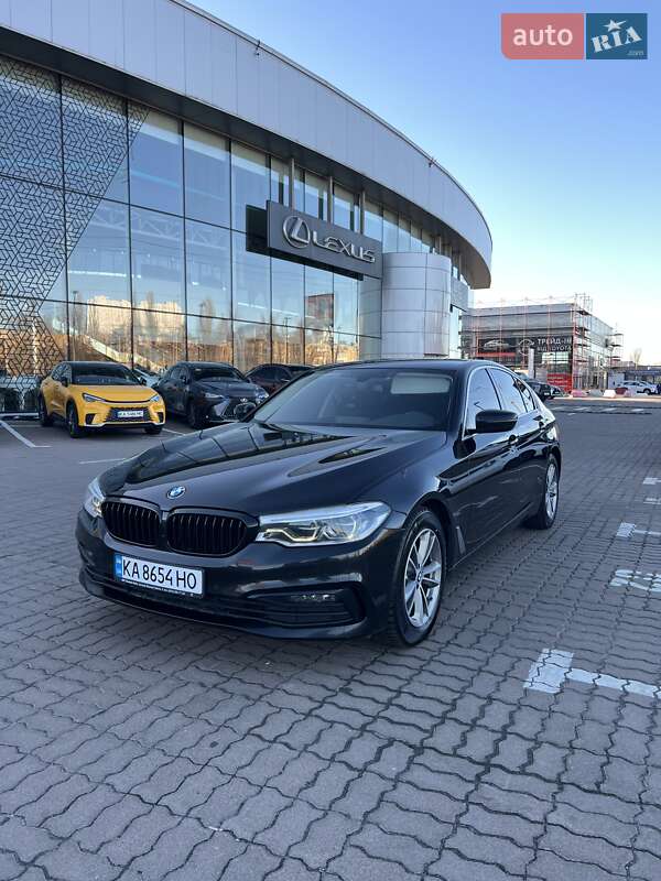 Седан BMW 5 Series 2019 в 