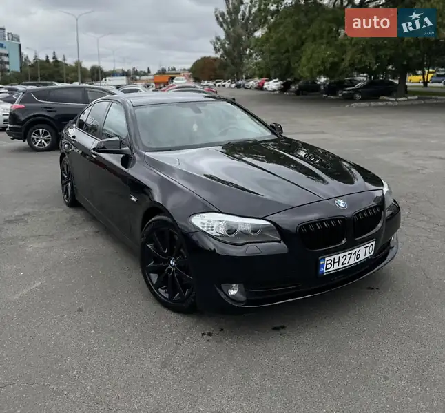 Седан BMW 5 Series 2012 в 