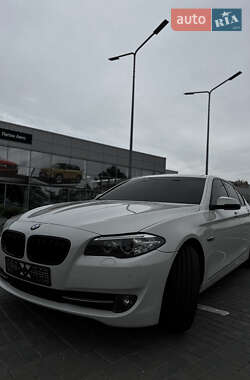 Седан BMW 5 Series 2012 в 