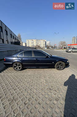 Седан BMW 5 Series 2000 в 
