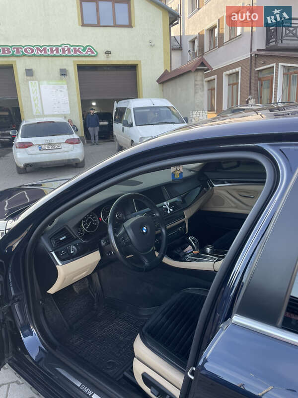 Седан BMW 5 Series 2015 в Мостиській